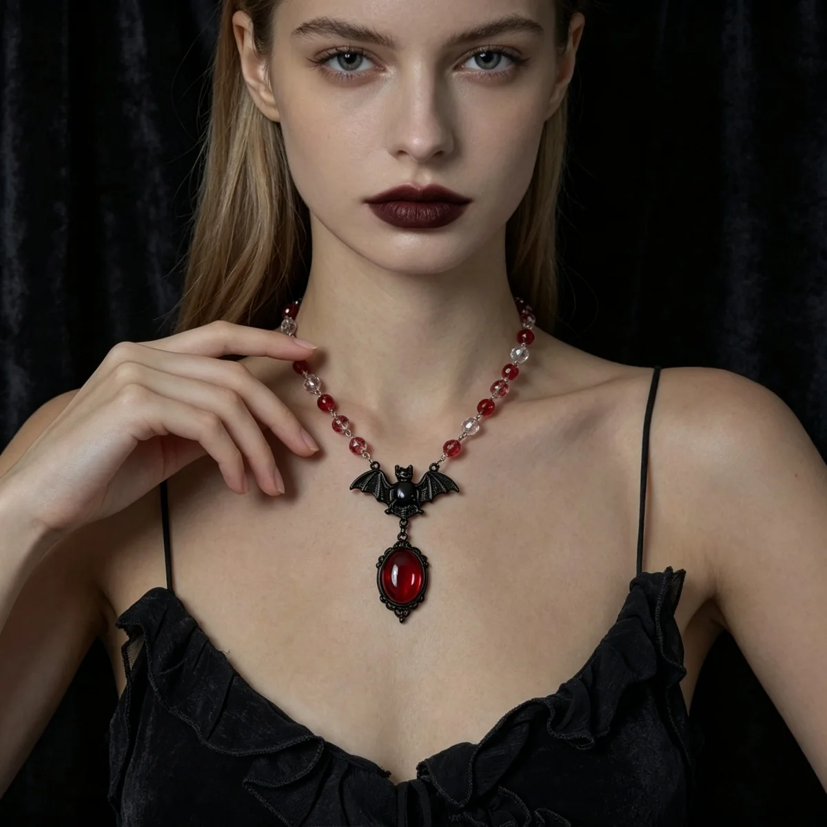 Kreative Gothic-Halskette mit rot-weißem Kristallperlen-Fledermaus-Anhänger für Damen und Herren, Halloween-Punk-Flugfledermaus-Choker, Cosplay-Party-Schmuck – Detail 12