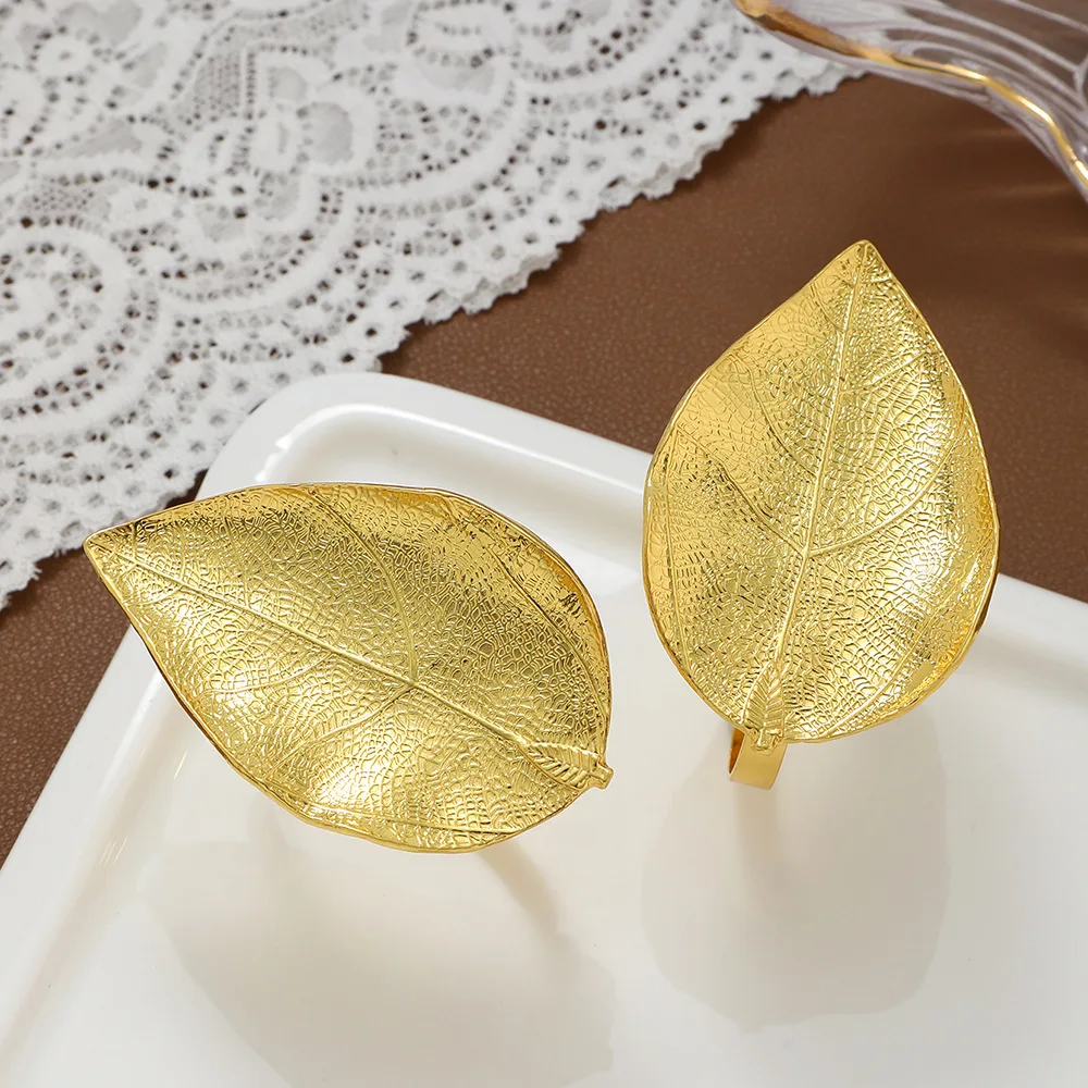 Cross-border  product alloy napkin buckle large leaf leaf napkin ring hotel western restaurant dining table set table cloth ring