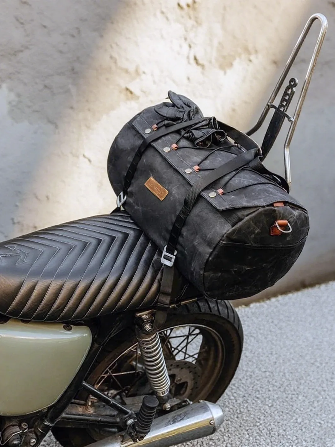 Water-Resistant Motorcycle Travel Bag Crossbody Backpack Canvas Handbag Universal Vintage Saddlebag for Youth Travel
