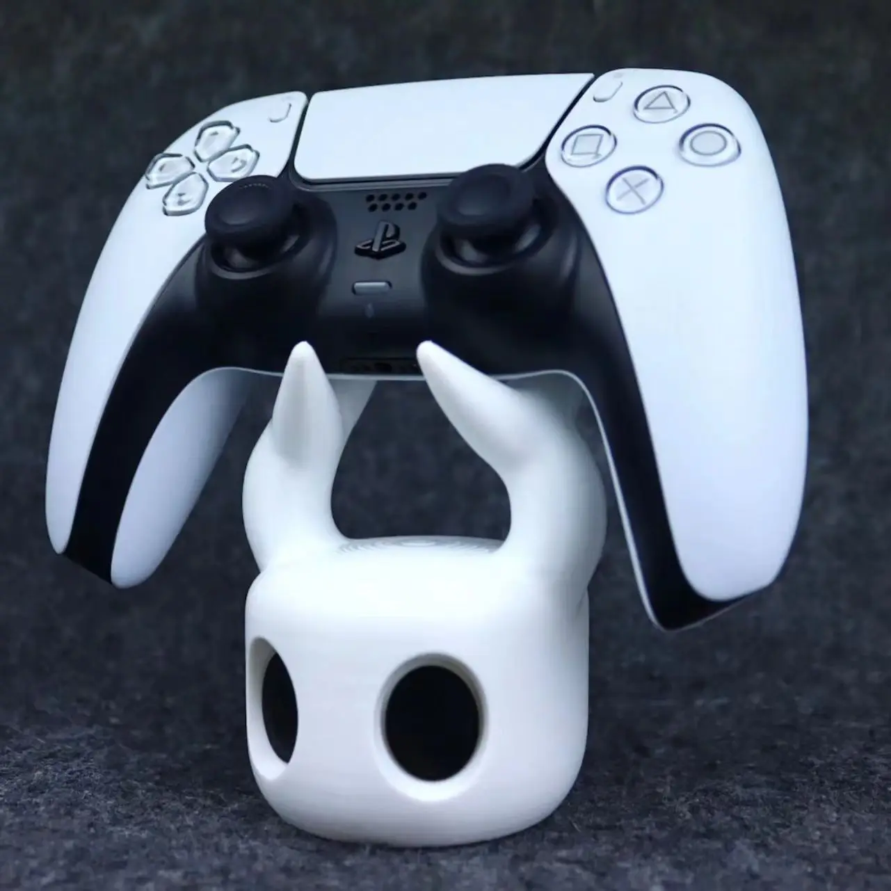 Hollow Action Figure Toy Model Knight Game Handle  Game Controller Bracket Display Frame Computer Desktop Decoration