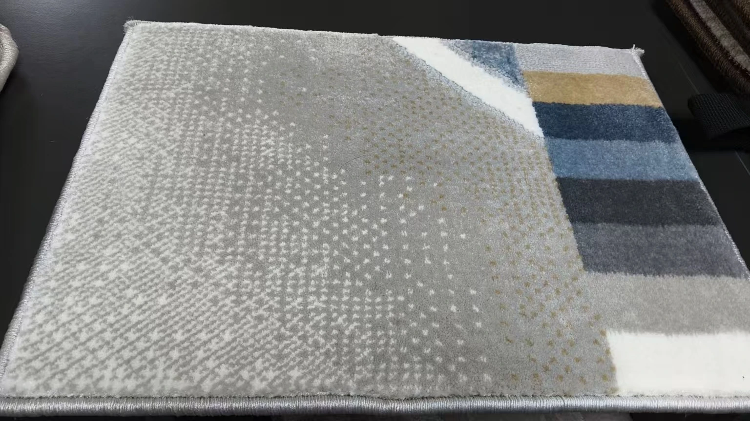 Outdoor/Indoor Polypropylene Rug Waterproof Medium Pile 10-15mm Thick Light Weight Non-Slip Small Area Rug Black White Cape