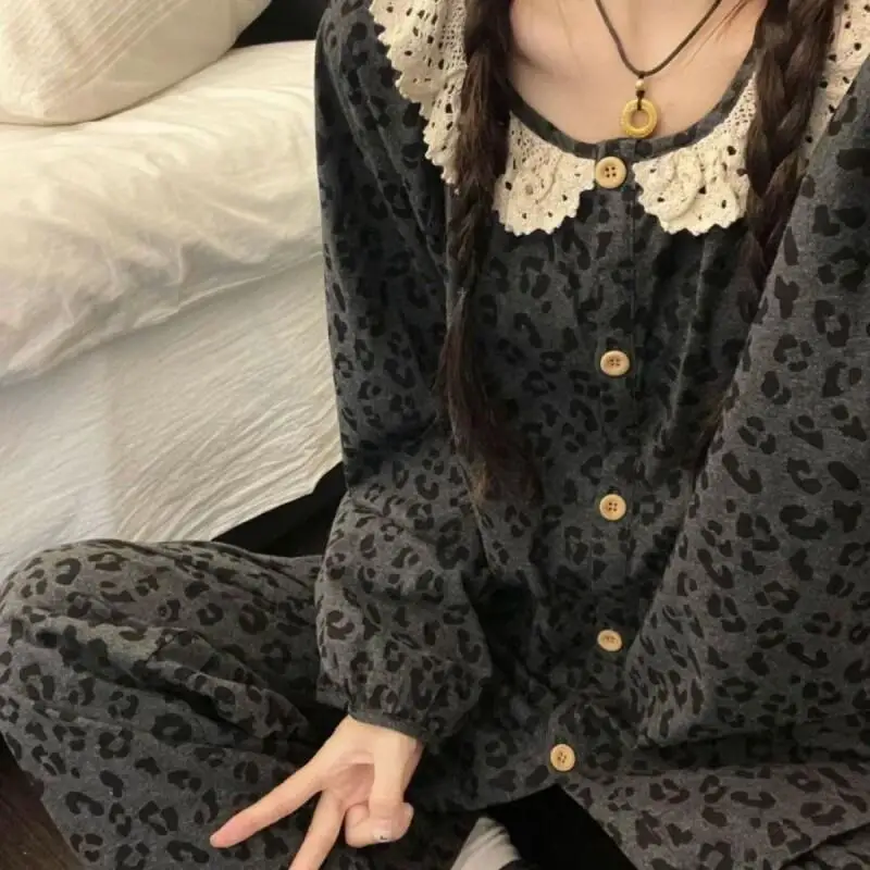 

2025 Новый корейский стиль, легкий роскошный бархатный комплект одежды для сна с леопардовым принтом для женщин, осенне-зимняя уличная домашняя одежда для девочек