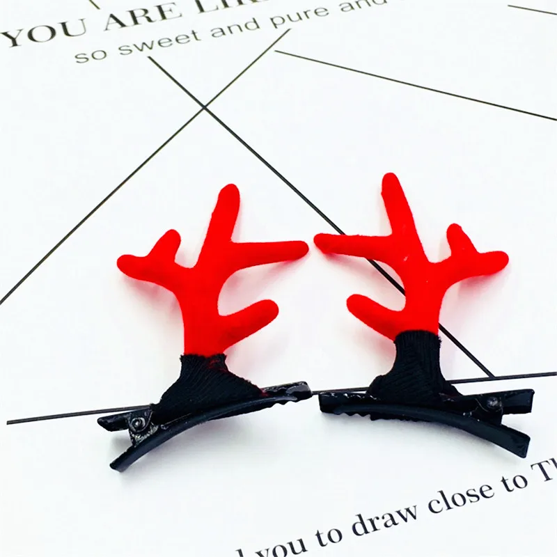 

This is a Christmas Elk Headpiece Hair Clip, Suitable for Children and Women Role Playing Headpiece Hair Clip