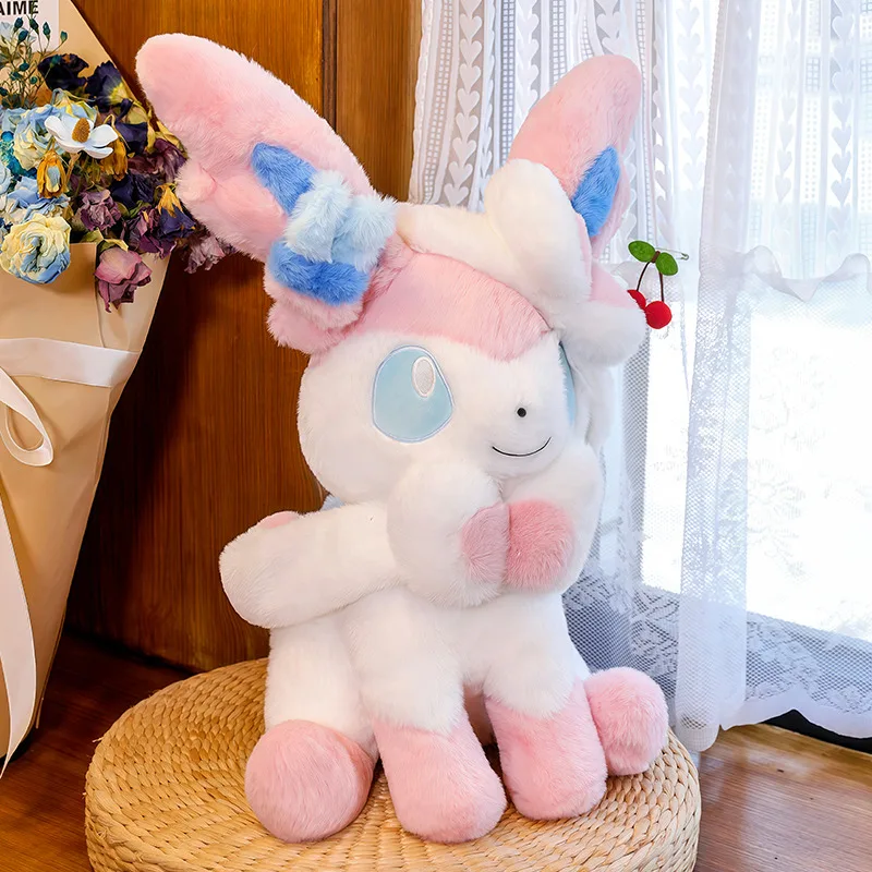 Sylveon Plüschtier in sitzender Pose, kuschelig weich, flauschig, Anime-Puppe im japanischen Stil, Dekokissen für Sofa, Bett, Heimdekoration, Geschenke – Detail 24