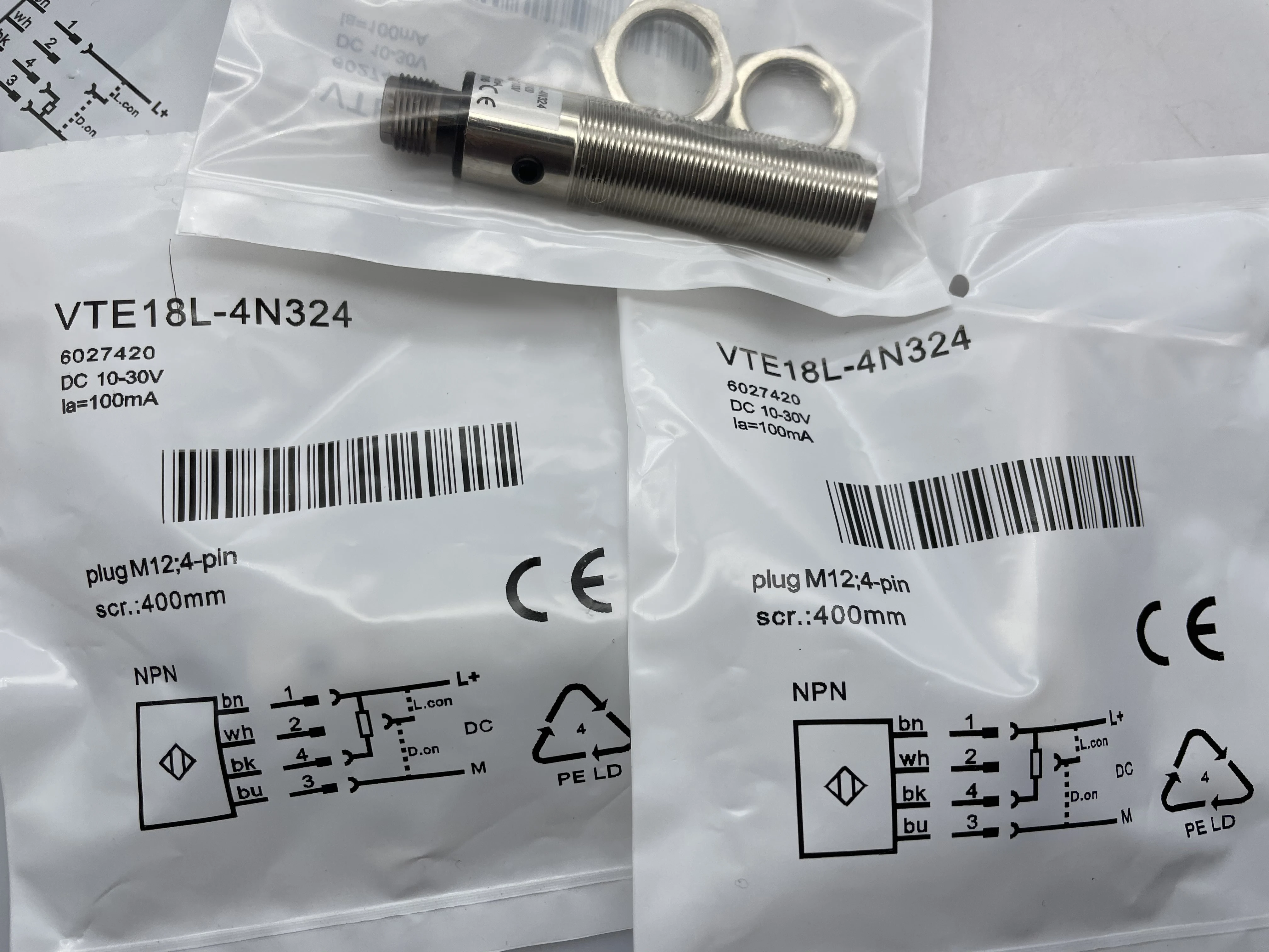 

New Photoelectric Switch Sensor in Stock VTE18L-4N324 VTE18L-4P324 One-year Warranty High Quality Seller