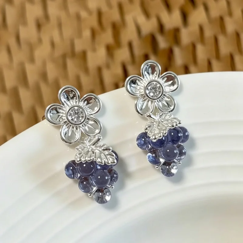 Lovely purple ice extract grape stud earrings silver flower earrings crystal clear purple grape earrings sweet temperament ps114