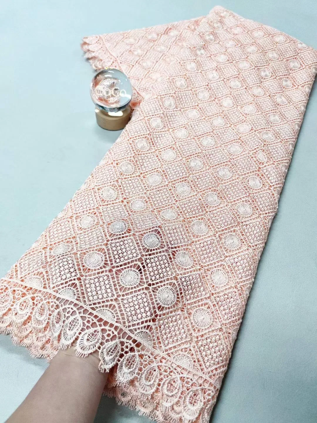 エレガントなレース生地 2025 ギピュール刺繍最新レース生地高品質 2025 5 ヤードコード紫色の素材ドレス A1096-1