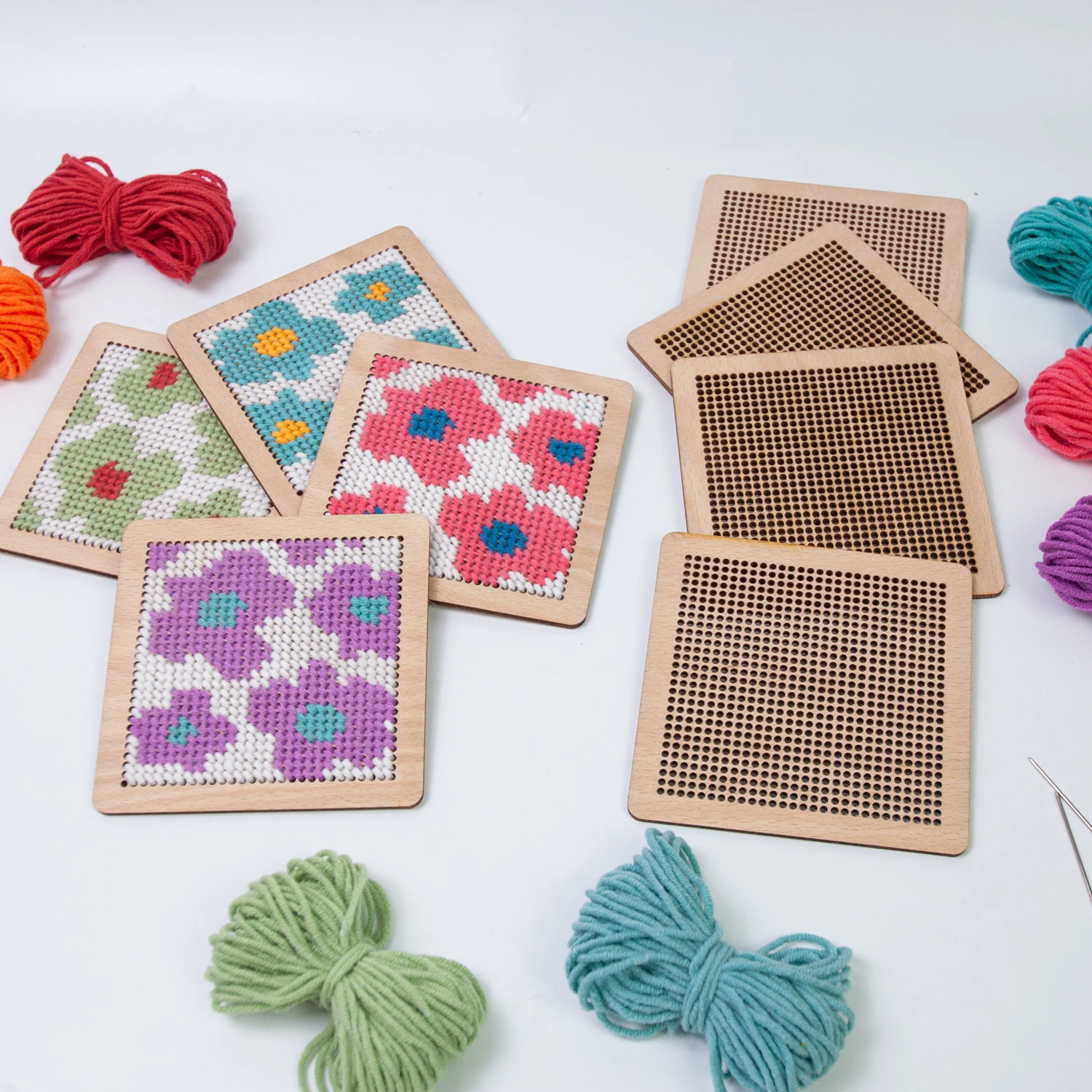 DIY Coaster Needle Point Starter Kit Sewing Set Embroidery Kit Includes 4PCS 10*10cm Wooden Board 7 Yarns And 2 Weaving Needles