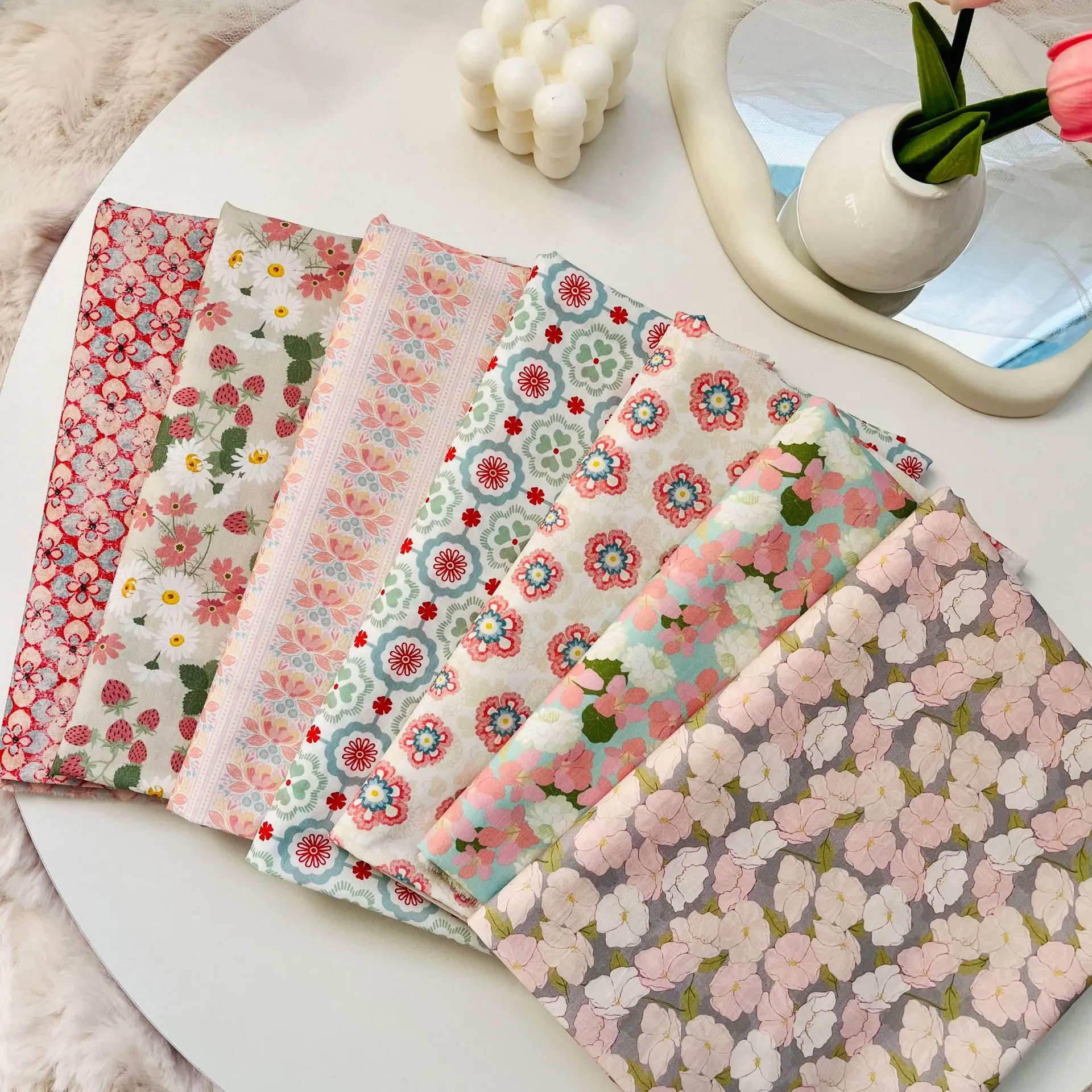 Soft and Breathable 60s Combed Cotton Digital Print Pink Small Flower Fabric for Garment, Bag and Home Textile, 145x50cm