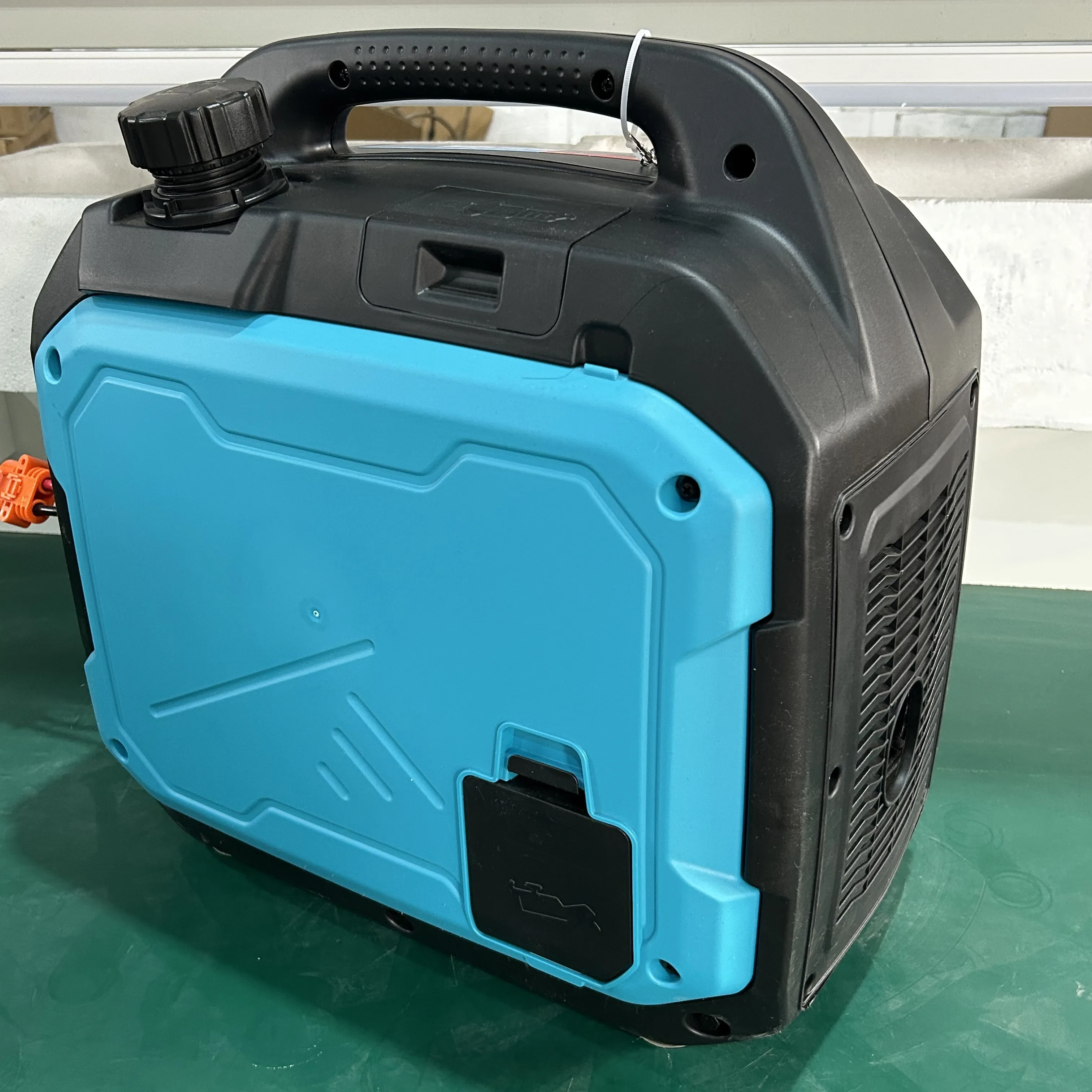 

High Quality Portable Handheld Silent 24V 79cc Inverter Generator Parking DC Car Power Bank Air Conditioner Dedicated Small