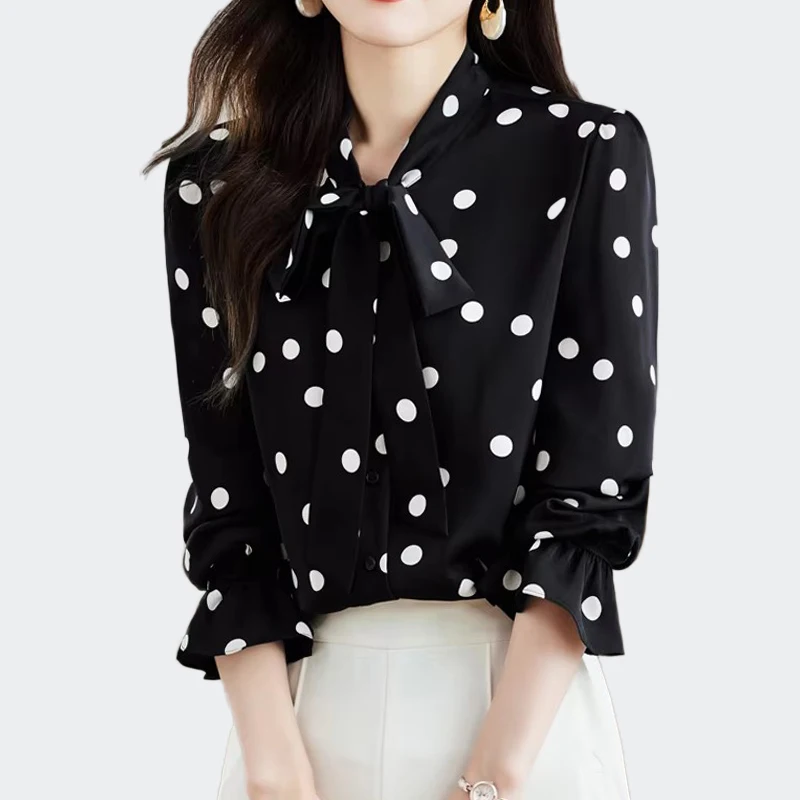 Damesshirt met stippen in Franse stijl, kantoor-casual blouse, losvallende satijnen top met lange mouwen en strik met veters