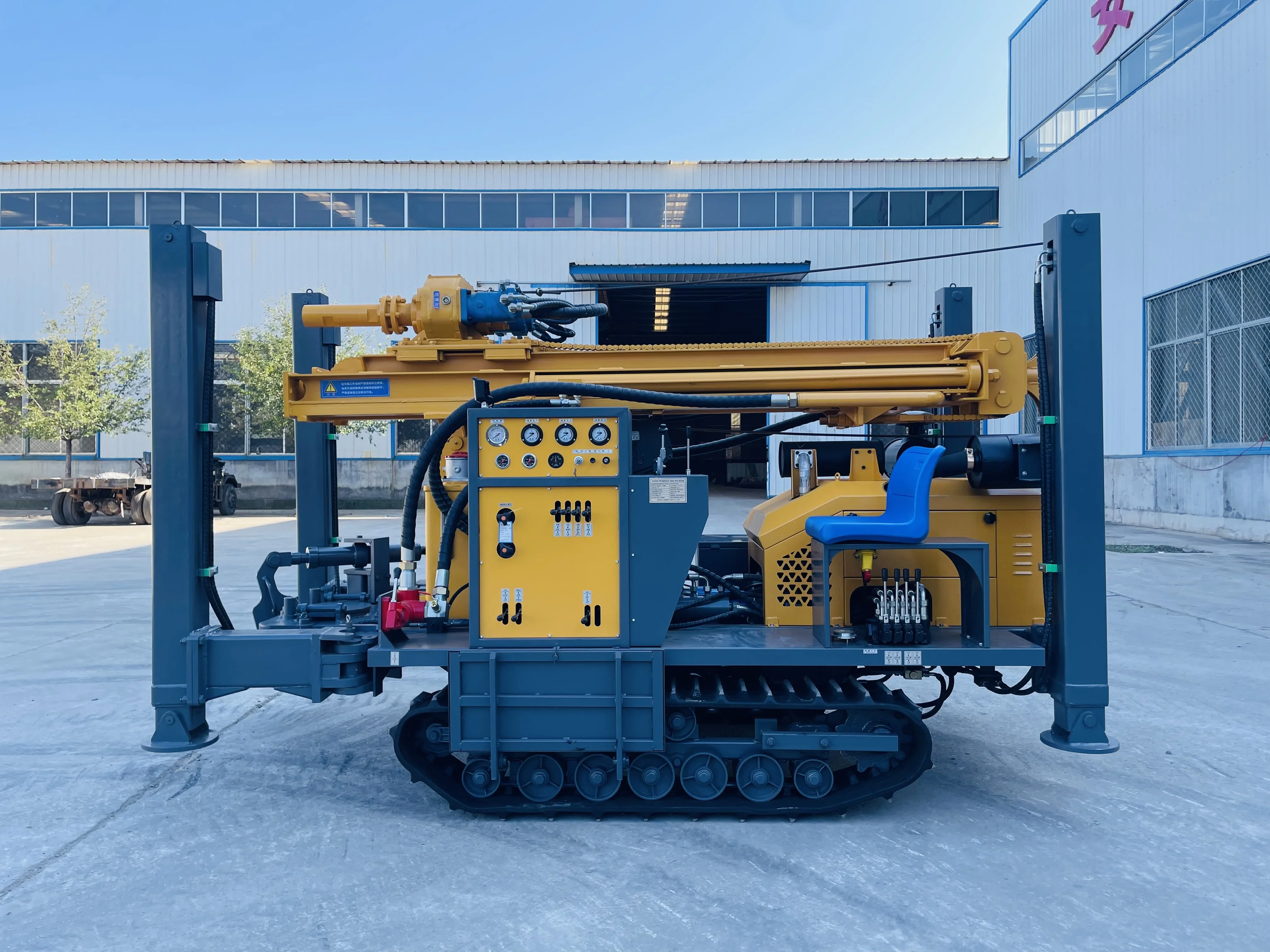 The 100-1000 m deep water well drilling package includes core sampling and fishing tools