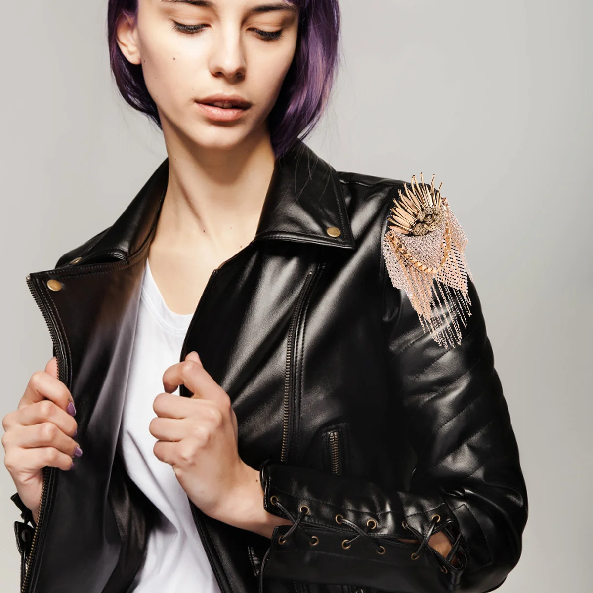 

1Pcs Tassel Shoulder Board Fashion Costume Epaulette Durable Alloy Material Exquisite Detail Stylistic Dressing Gift Friends