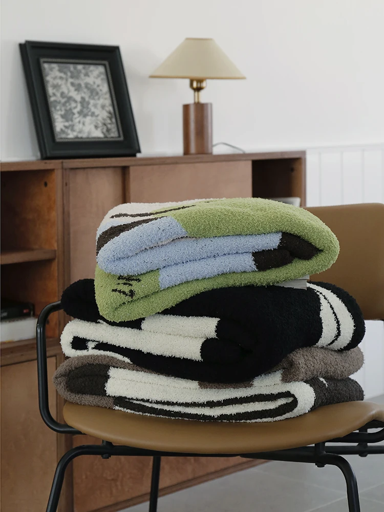 

Плотное вязаное одеяло из флиса для офиса, современное, простое, стильное, с высокой воздухопроницаемостью, теплое.