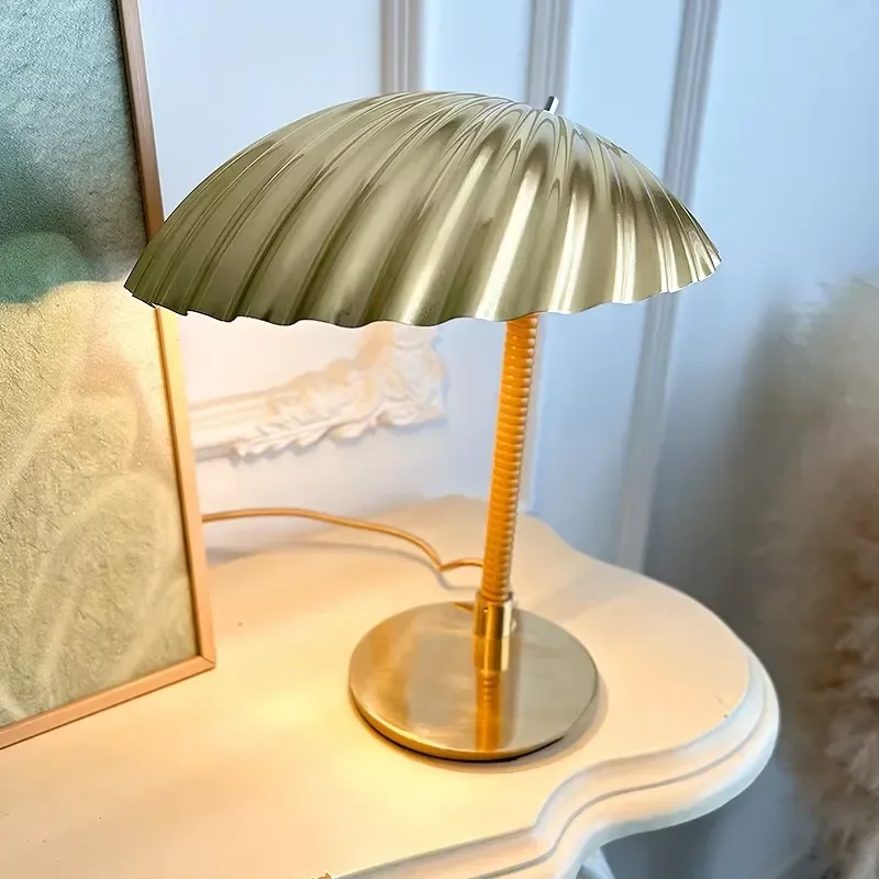 Creative Retro Solid Copper Shell Lamp, Modern Minimalist Nordic European Bedside Decor Light for Bedroom & Study