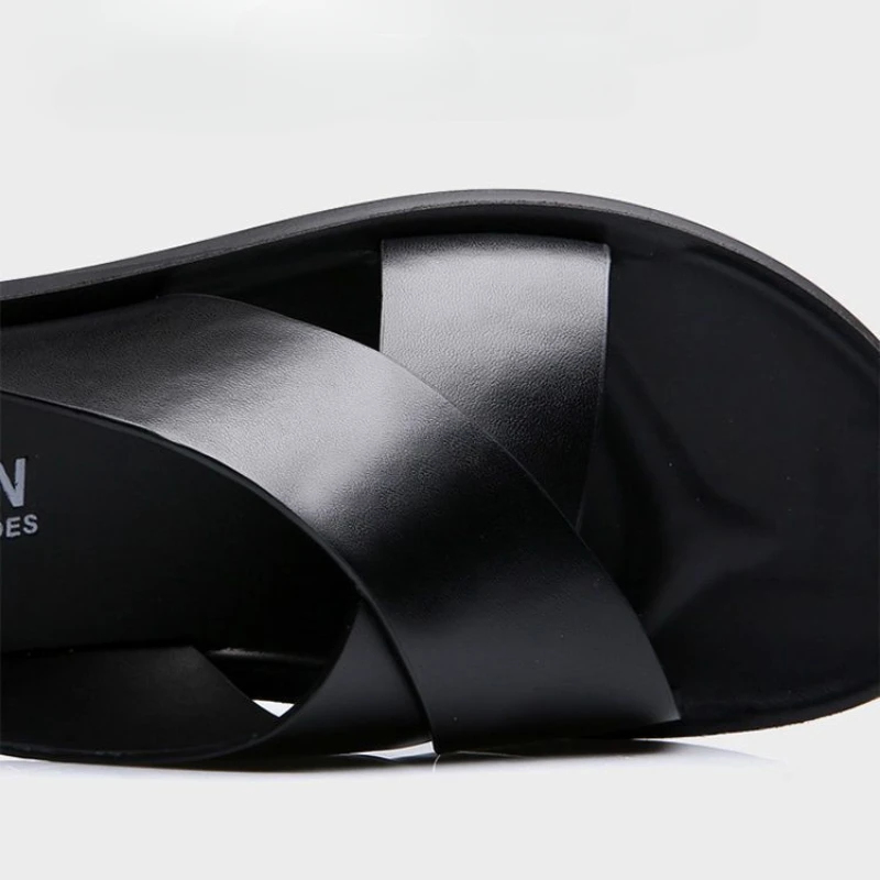 جديد 2026 شباشب رجالية صنادل جلدية أصلية للرجال أحذية شاطئ غير قابلة للانزلاق موضة لينة سوليد الوجه يتخبط الرجال حذاء مسطح #6