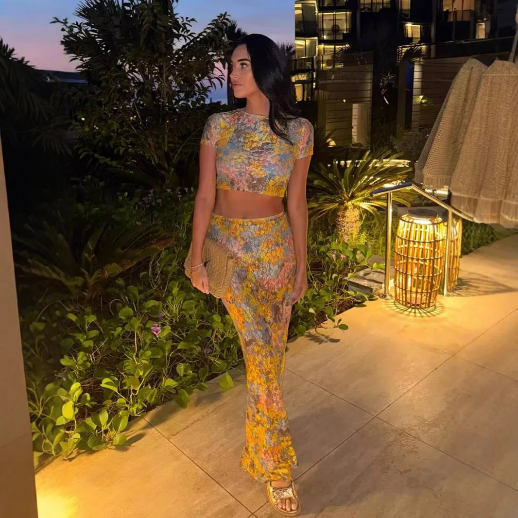 No verão de 2025, a nova moda feminina, lazer e coringa vestido de umbigo estampado terno temperamento elegante terno de duas peças