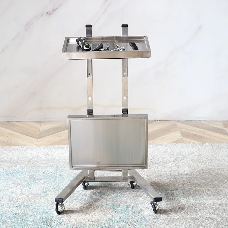 

Специальная тележка из золота, серебра и нержавеющей стали.