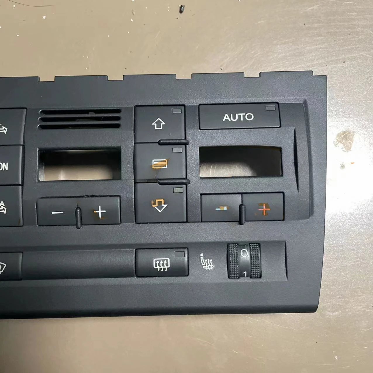 Suitable for Audi A4, B6, B7 air conditioner panel buttons, controller key buttons, switch wind speed adjustment buttons