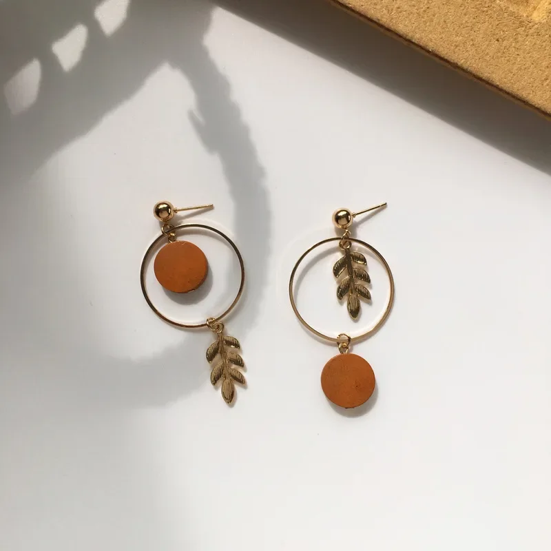 Japanese Korean Temperament Simple AB Wood Leaf Clip On Earrings Vintage Geometric Retro Round Circle Female Women Ears Clip