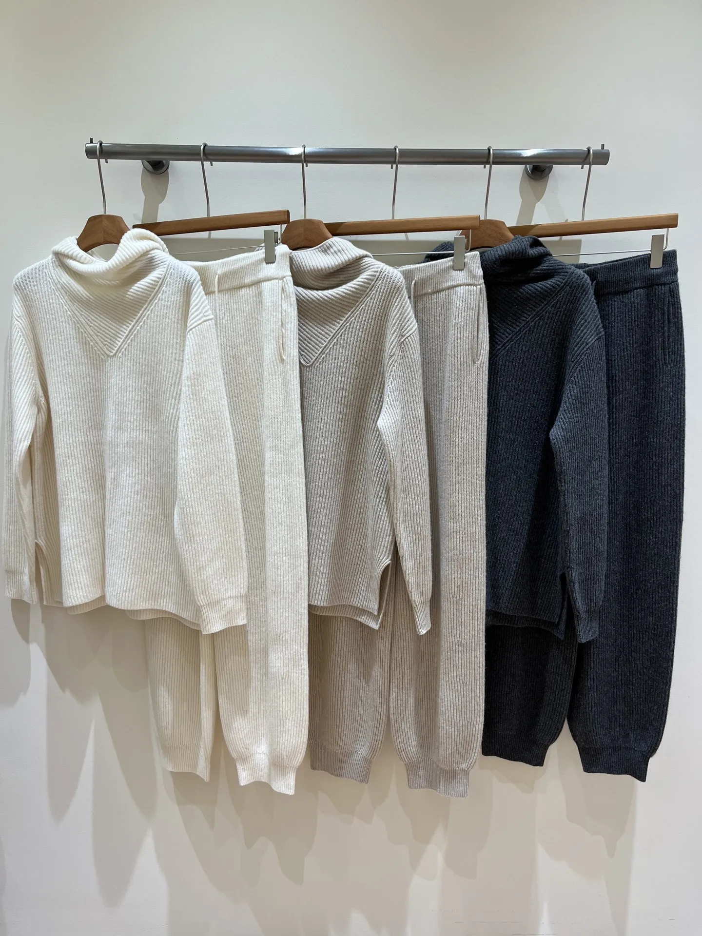 New Autumn/Winter High-Quality Fashionable Casual Hooded Cashmere Suit for Women, 2026