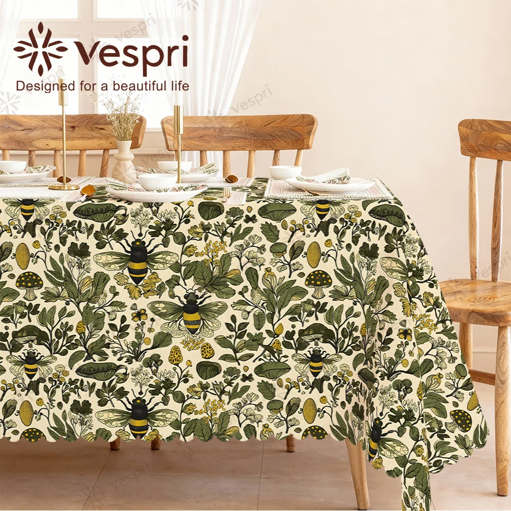 Farm-style wind, wood-grain tablecloth, green and white decorations, bees, green leaves and mushrooms.