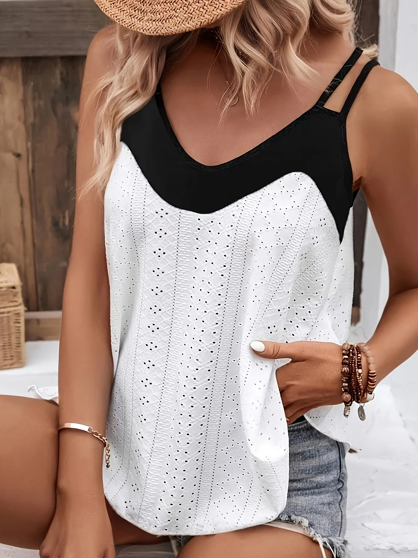 Women's fashion camisole, eyelet embroidery, sleeveless, loose summer casual top, plus size 2024