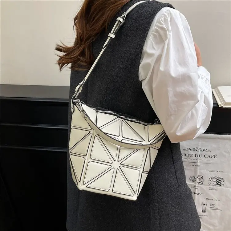 

Mini Quilted Triangle Patch Bag - Women's Niche Square Box Crossbody Shoulder Bag, Stylish Versatile