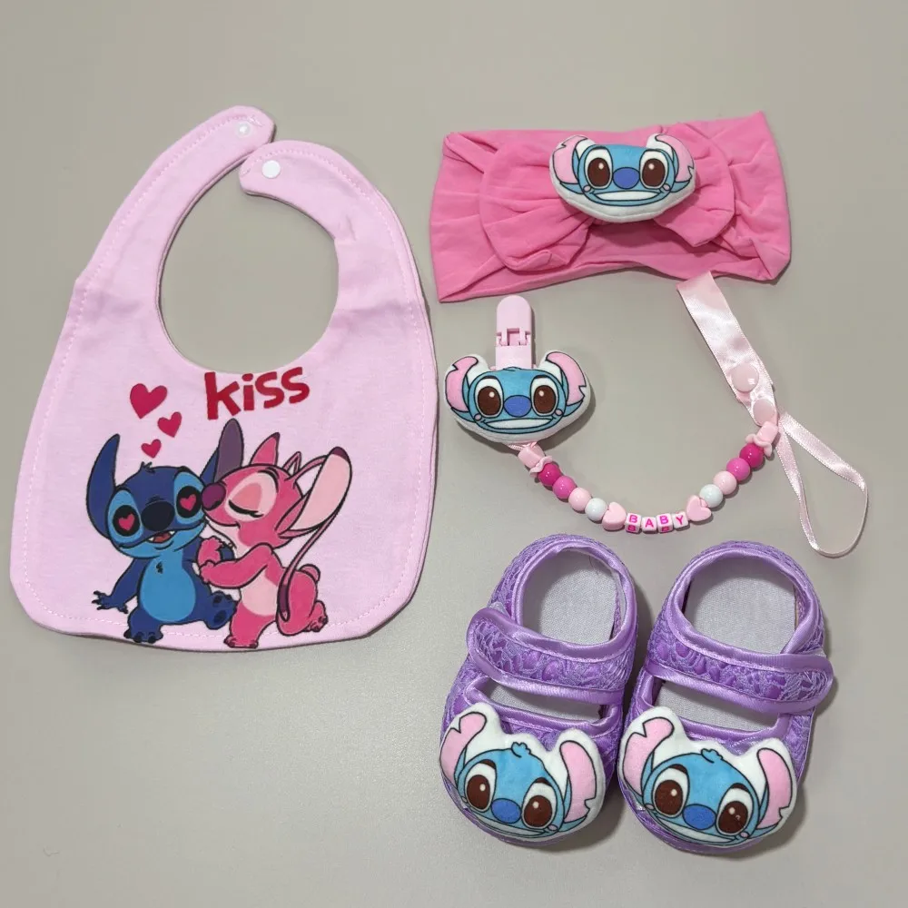 

Детский нагрудник с милым дизайном, успокаивающий держатель для соски, детские пинетки, повязка на голову для новорожденных, принадлежности для кормления, подарочный набор для новорожденных