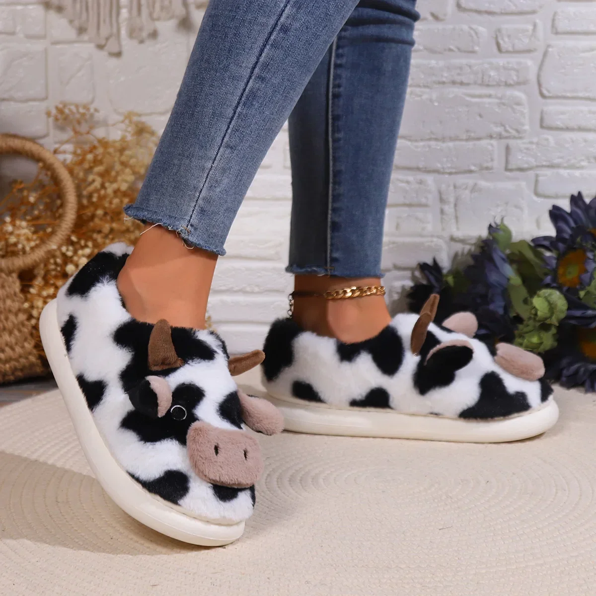 

Women's Slippers Home Plush Cartoon Cow Designer Shoes Girls Cute Winter Fluffy Slippers Flats Warm Casual Fur Slides Large Size