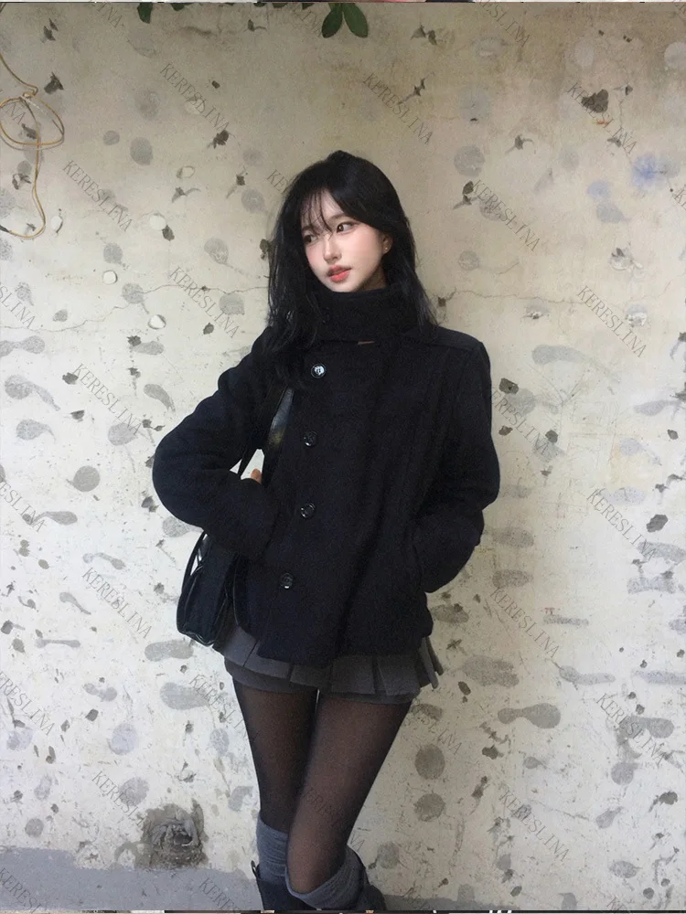 Koreanische Mode und Freizeit, Damen-Wollmantel mit hohem Kragen, dunkler College-Stil, Herbst-/Winter-Retro-Wollmantel – Detail 9