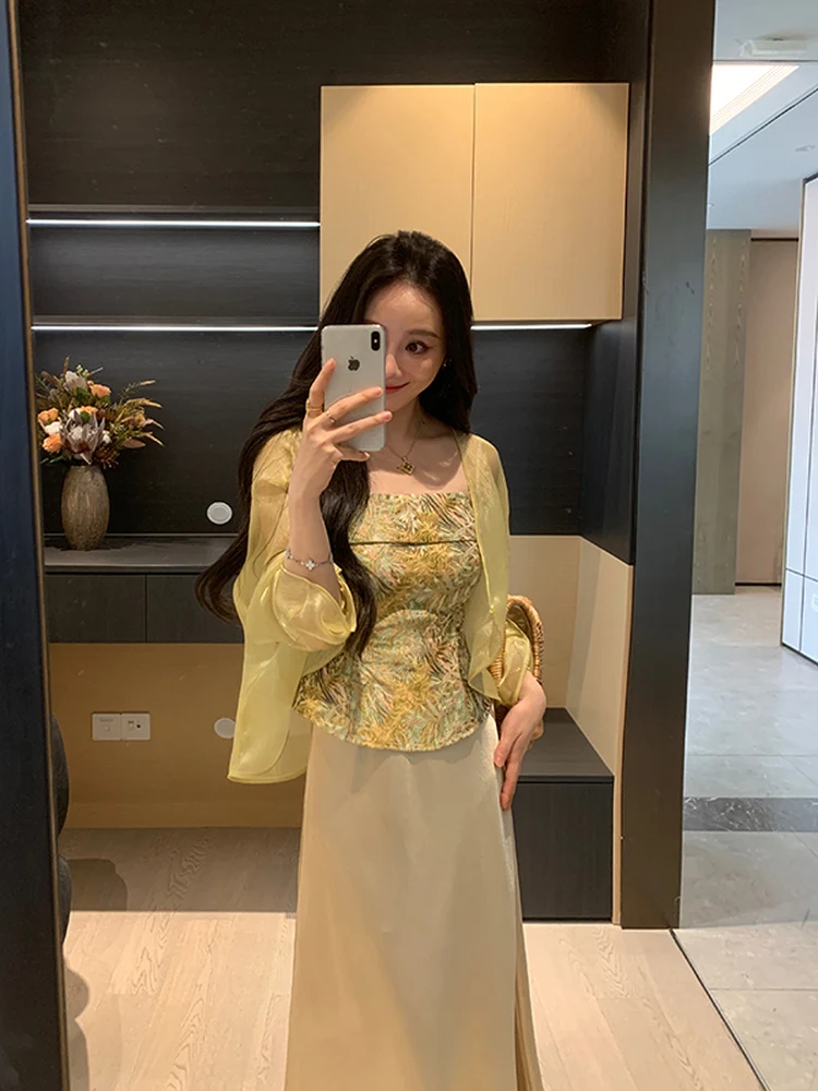 

Spring Season XINYI Women's Embroidered Halter Dress Set with Open Cardigan Atmosphere Slimming Half Skirt Casual Style Long ...