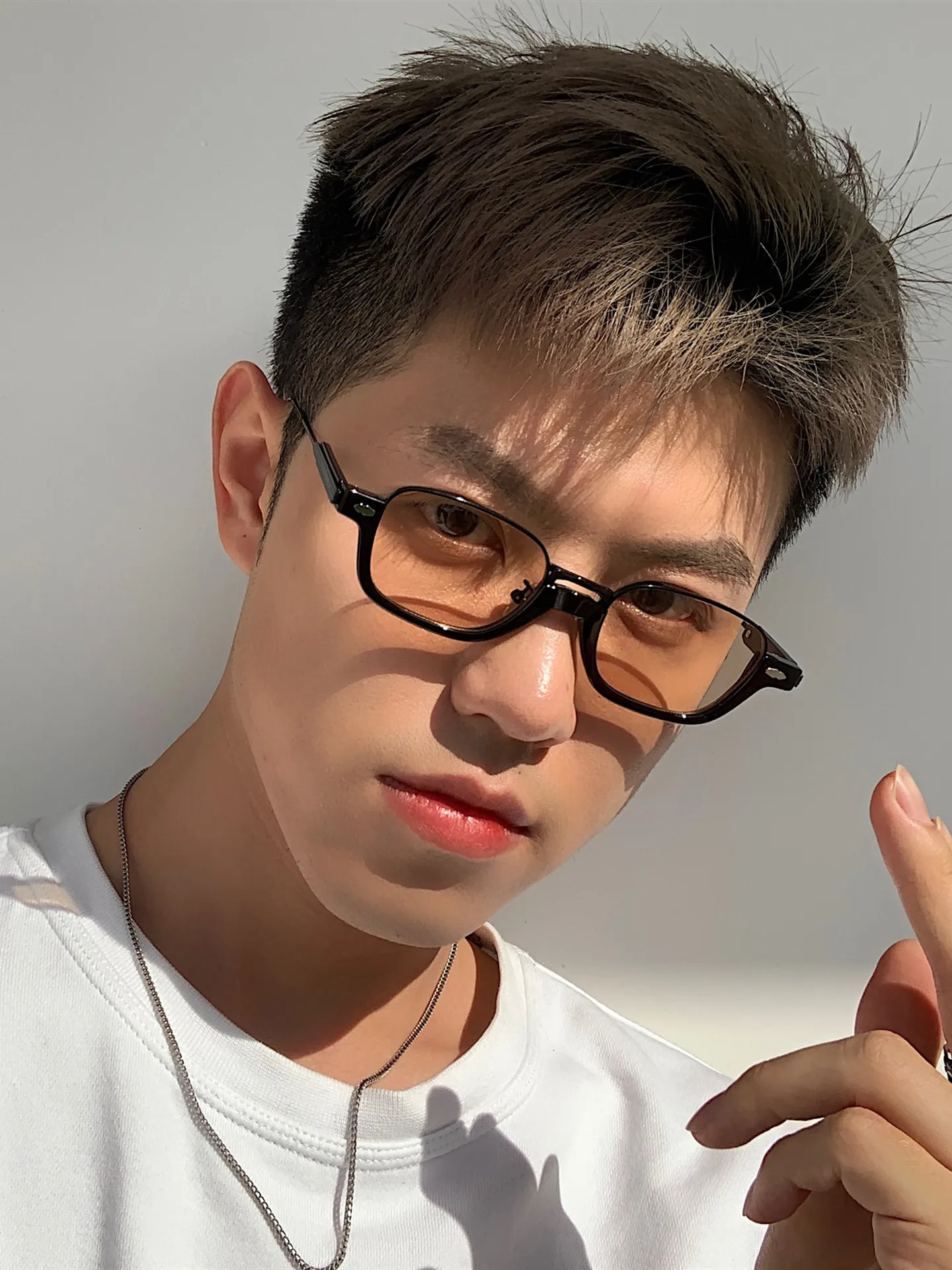 The lower half of the frame anti-blue light glasses men tide myopia small black frame retro vegan flat glasses female personalit