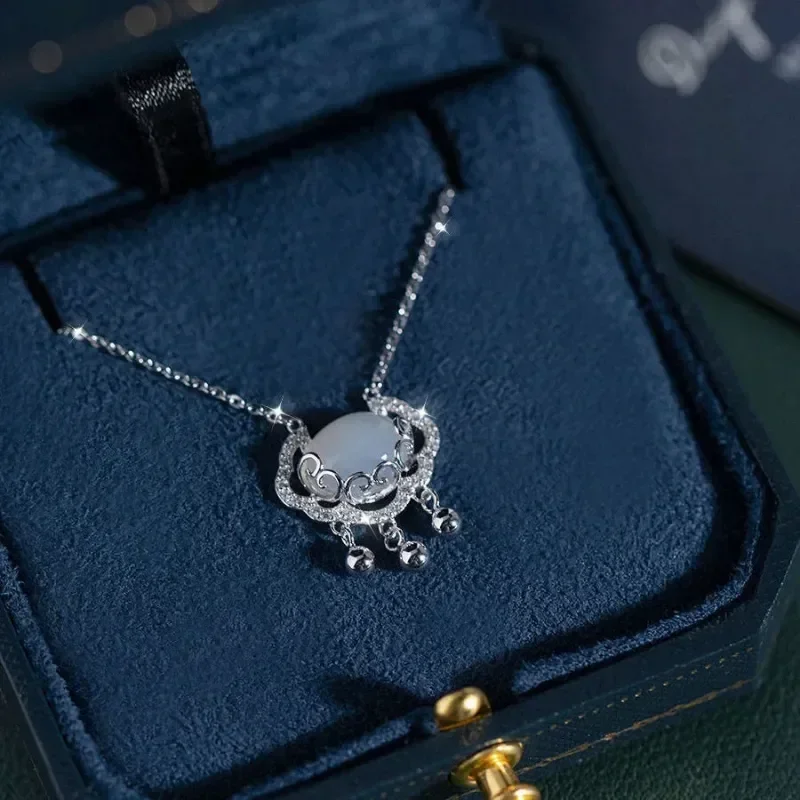 1 Ping An Ruyi Lock Necklace Xiangyun Moonlight Zircon Pendant Collarbone Chain Yellow Gold Explosion Suitable For Women