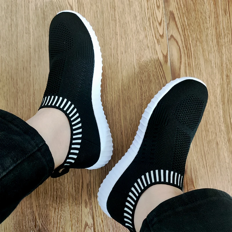 

Fashionable Women's Sports Shoes Thick and Breathable Soft Sole Mesh Lightweight Casual Shoes Suitable for Fitness in 2025
