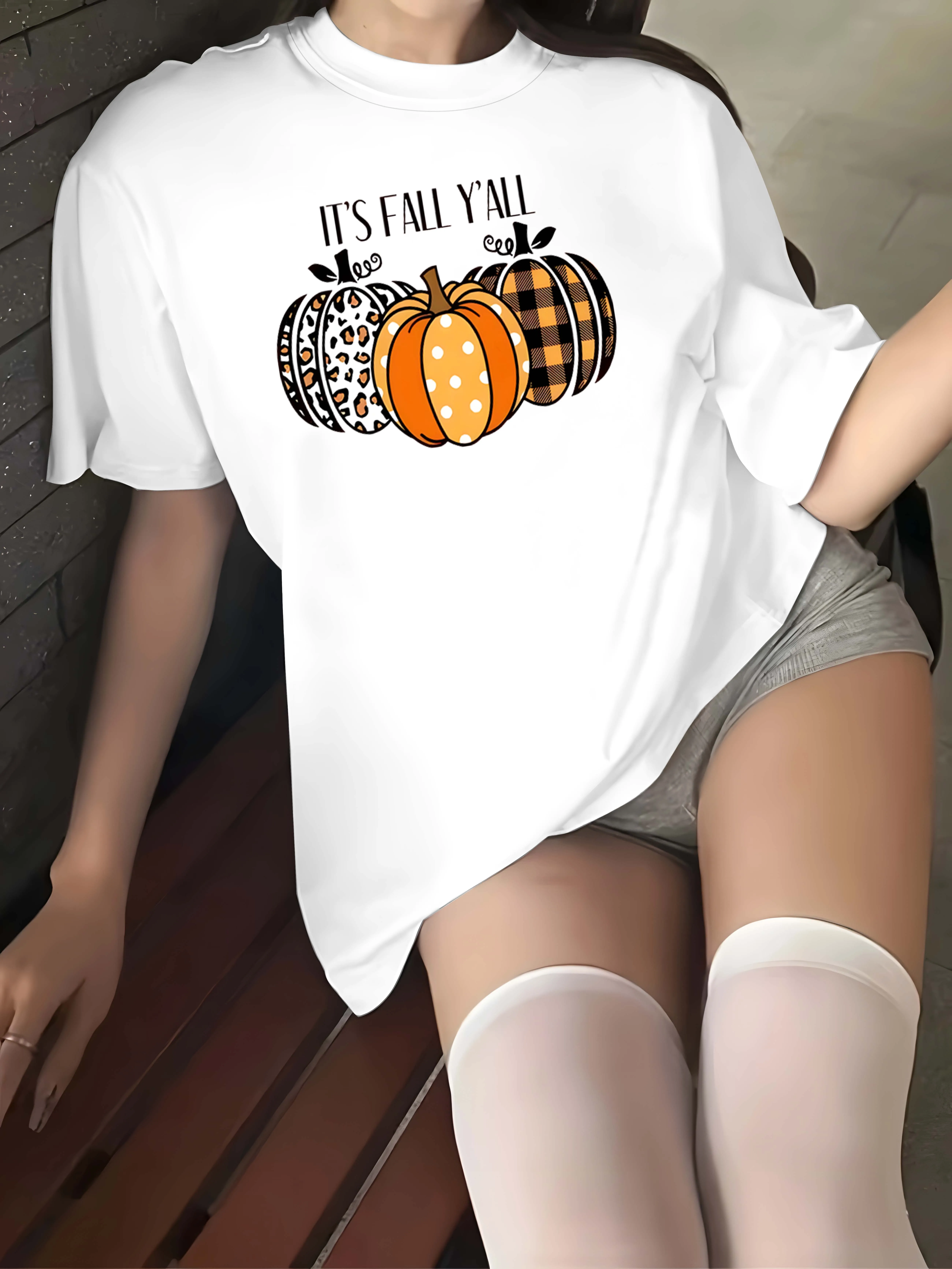 

Стильная одежда больших размеров с осенней тыквой и рисунком