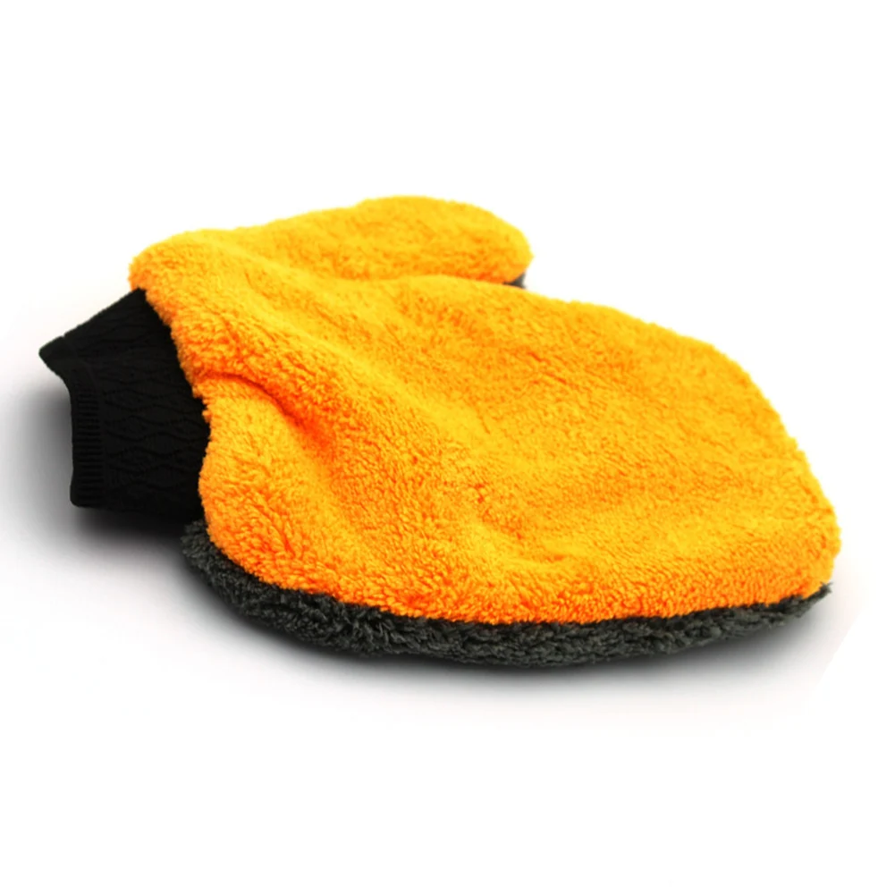 Detailing Glove for Vehicles Using Coral Fleece Fabric That Maintains Shape and Absorbency After Multiple Washes