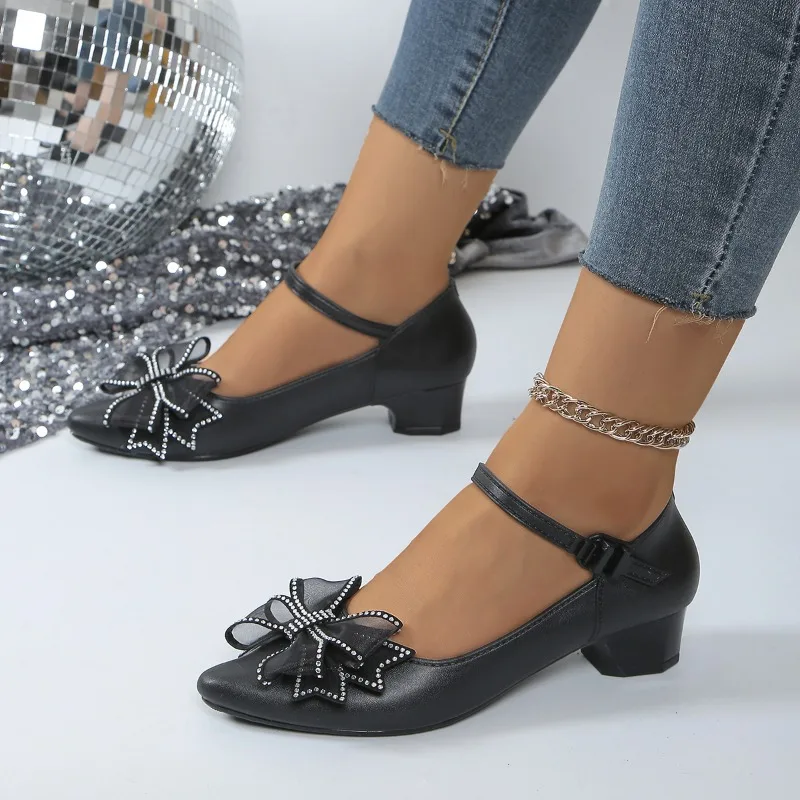 2024 Buty dla kobiet Buty z klamrą na kostce Damskie buty na wysokim obcasie Outdoor Dress Pumps Women Bow Tie Crystal Pointed Toe Ladies Shoes