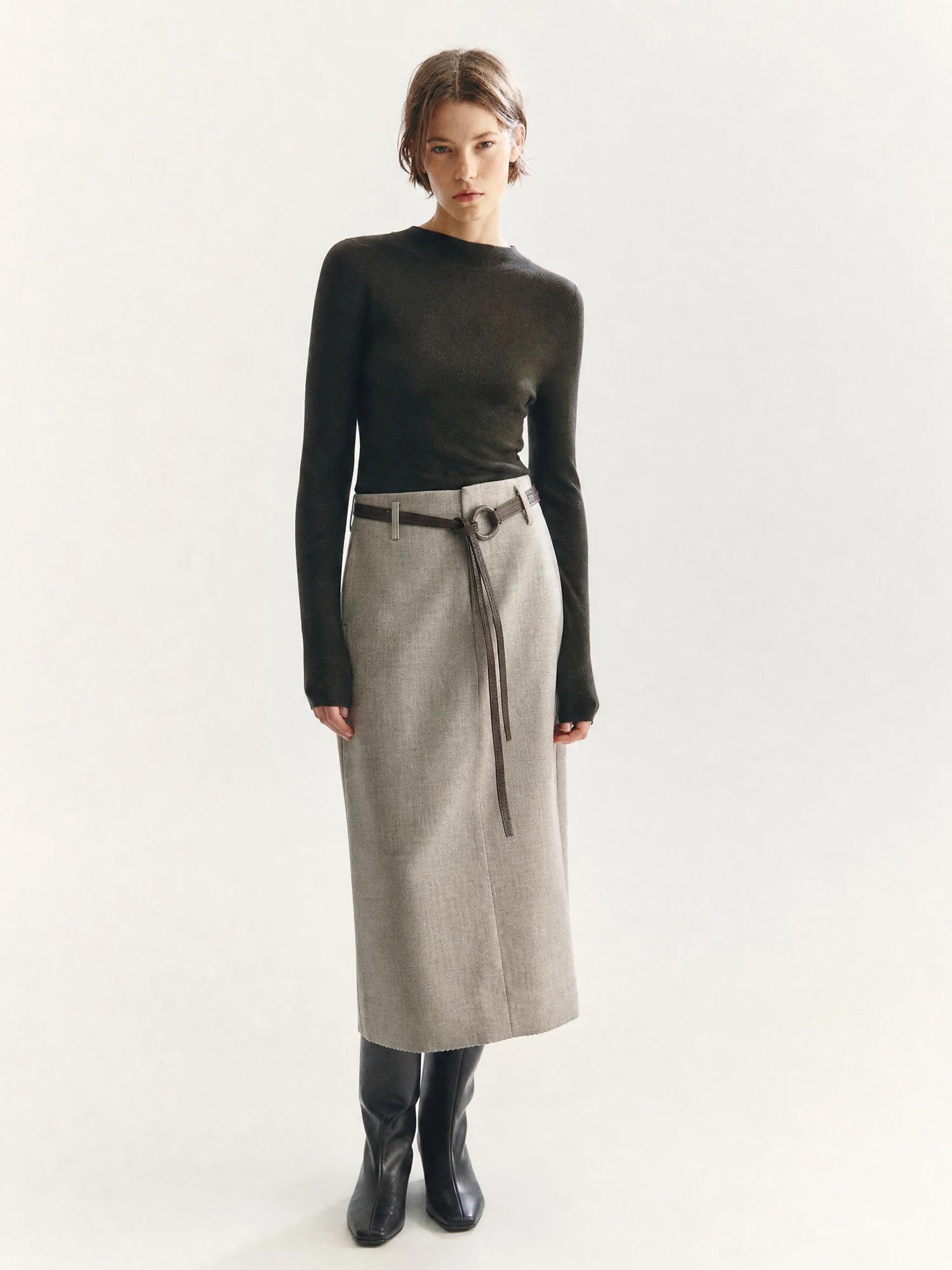Anti-Wrinkle Smooth Easy-Maintain Commute Style Mid-High Waist Straight Split Half Skirt for Business And Daily Use