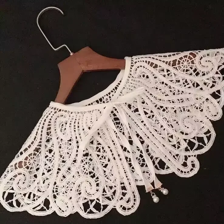 Fashion Fake Collars Shawl O-Neck Doll False Collar Shirt Women Hollow Crochet Lace Detachable Collar Half Shirt Faux Col