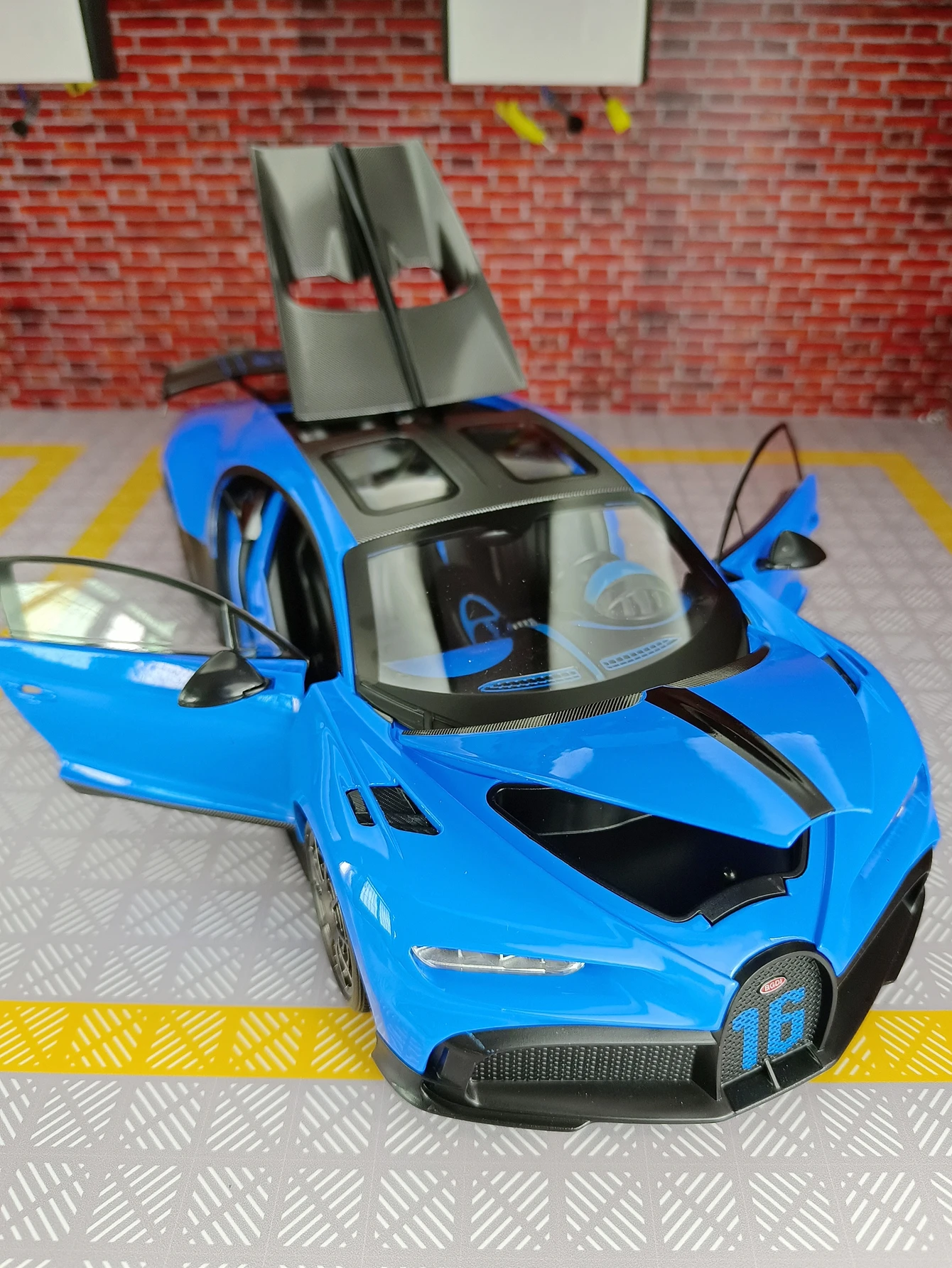 1:18 Simulation Lar…