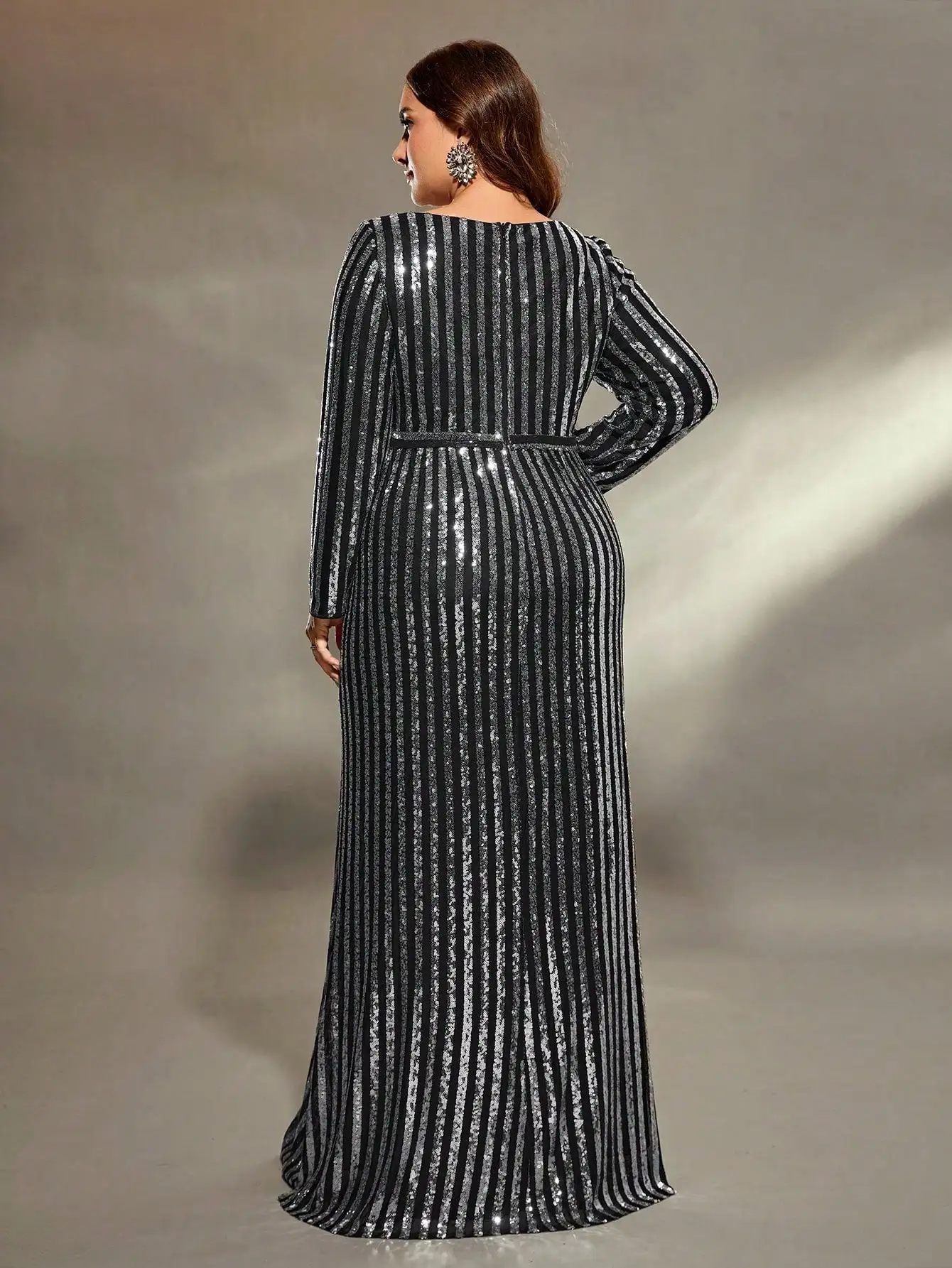 Mgiacyv-neck, chest pleated, long-sleeved, striped sequined, slim and sexy, slit A-line long dress