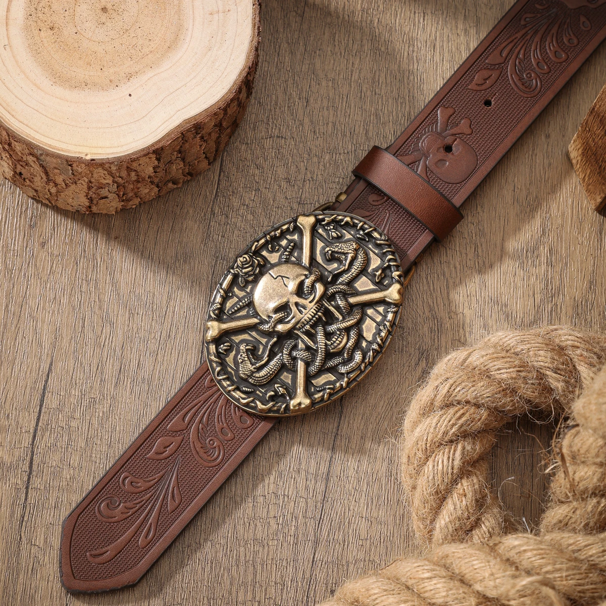 A PU Belt Suitable for Both Men and Women, Combining the Style of Western Denim and Retro, Is Perfect for Daily Casual Outings
