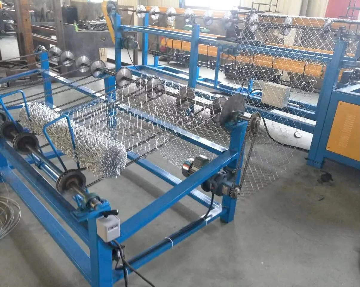 Cyclone Wire Mesh Machine Adjustable Wire Diameter Setting Flexible For Multi-spec Outdoor Cyclone Fence Production