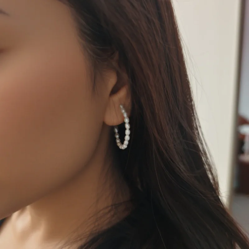 Hengshenng Rice Shape Freshwater Pearl Stud Earrings for Women C Letters White Pink Female Pearl Earrings Jewelry Gift