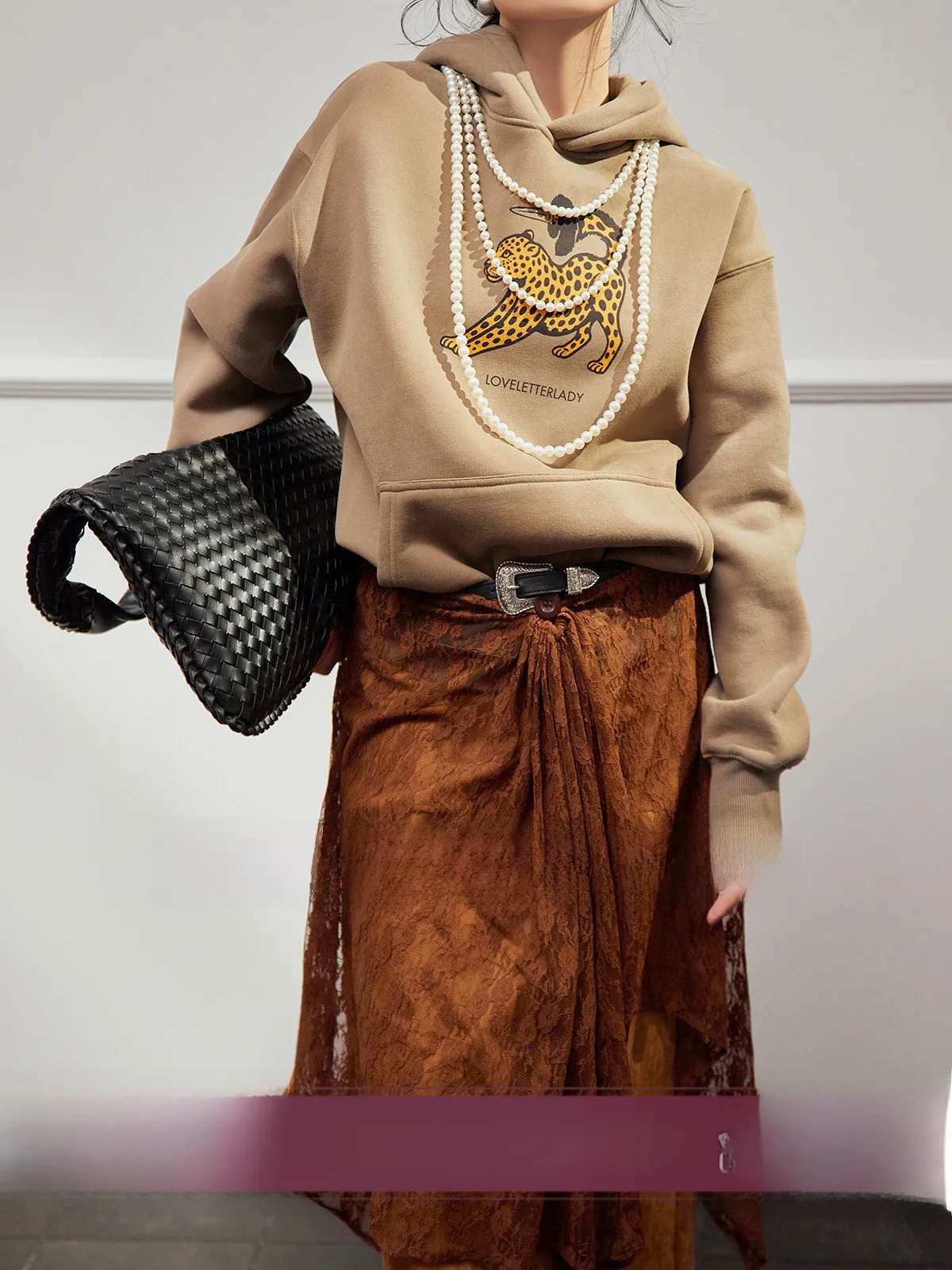 

Women's Loose Fit Hoodie een Wild Weave Print Faux Leopard Tail Fencing Design Comfortable Long Sve Casual Top