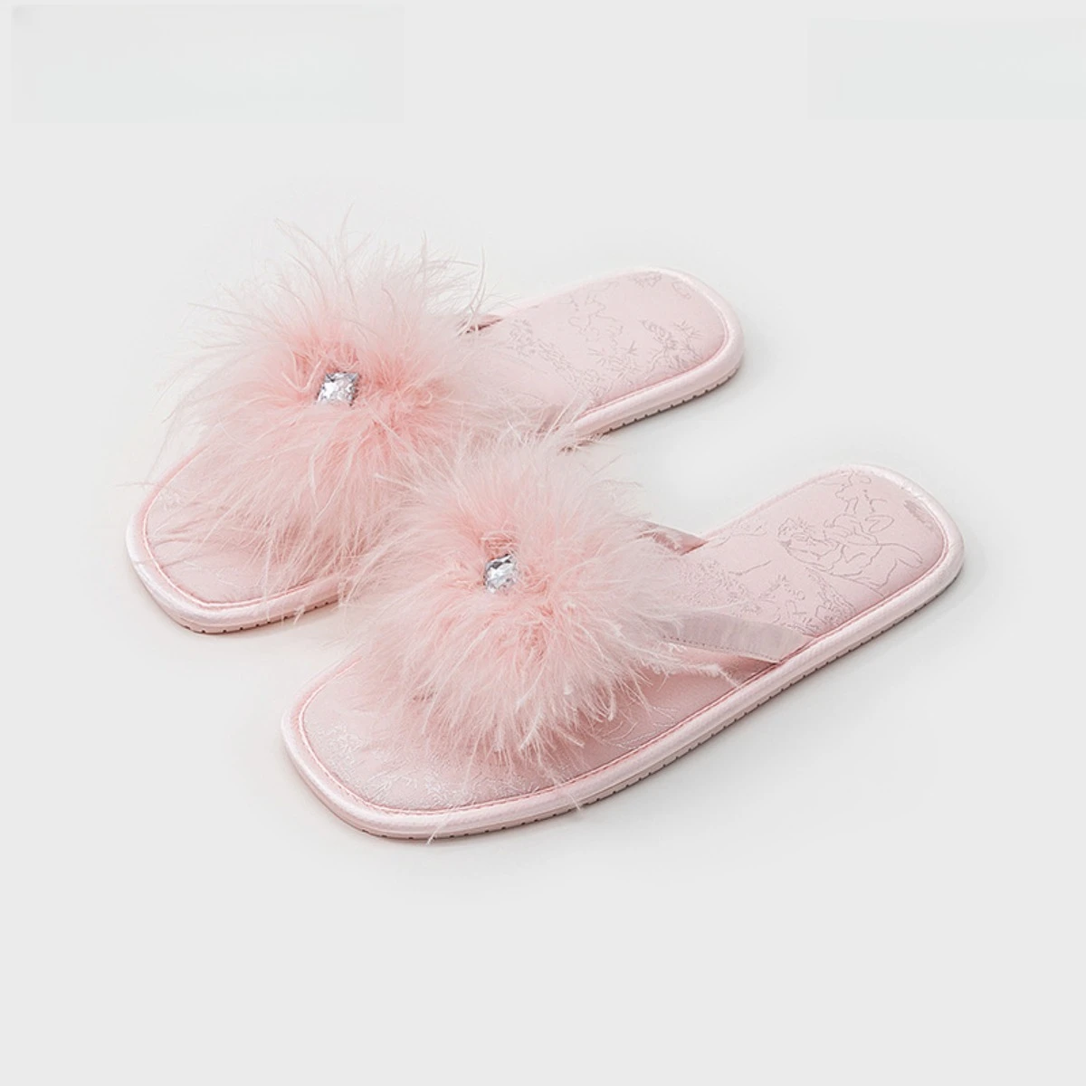 

Fashionable Women's Summer Slippers Comfortable and Cool for Travel Beach Wear with Firefowl Feather Decoration
