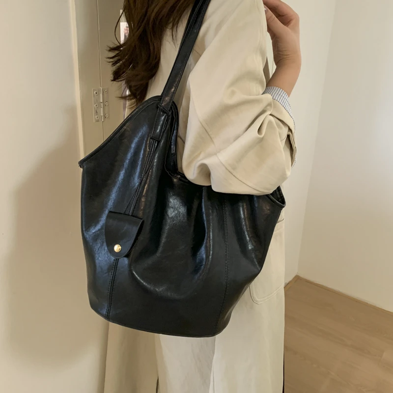 حقيبة كتف نسائية أنيقة من الجلد الفاخر الكلاسيكي بتصميم كلاسيكي حقيبة يد كروس لمظهر يومي جميل #4