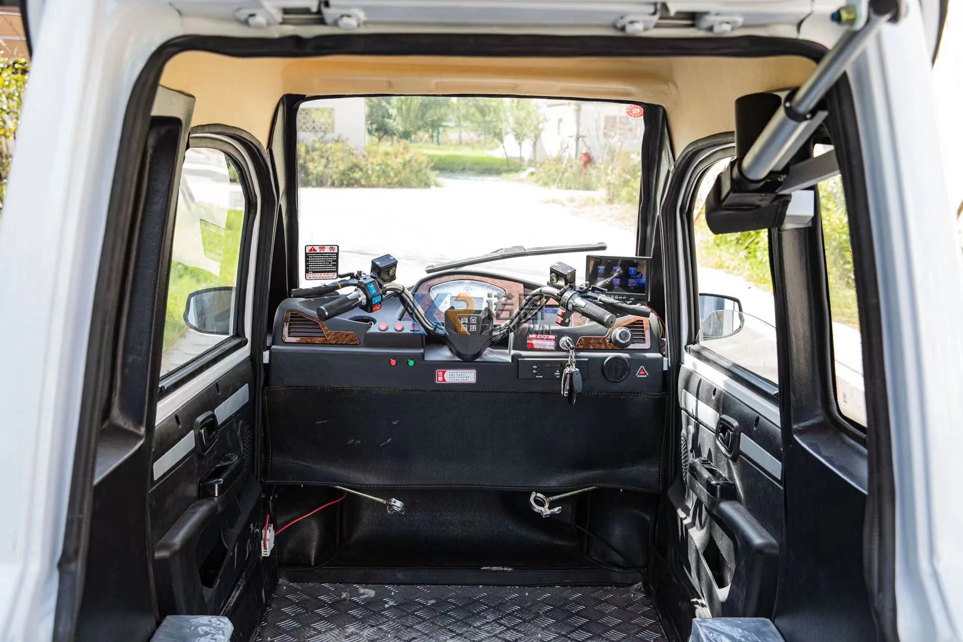 Vier wielen elektrische vracht volwassen vrachtwagen mini voertuig auto voor gehandicapten ondersteuning aanpassen