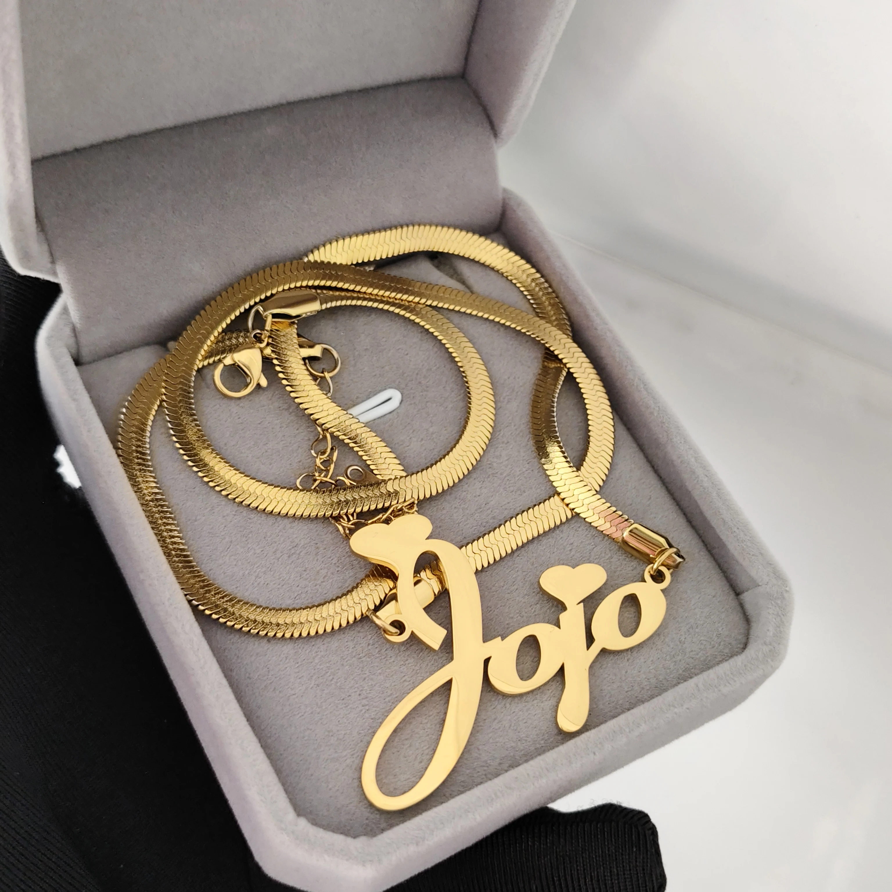 สร้อยคอแบบโซ่งูสลักชื่อตามสั่งขายส่ง DHQH สร้อยคอโซ่งูแบบตัวอักษรส่วนบุคคล ของขวัญคริสต์มาส/วันเกิด ลดราคาจากโรงงาน